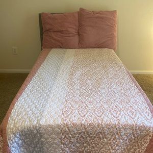 Twin/Twin XL Quilt